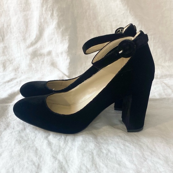 Marc Fisher Ion Ankle Strap Heel Black Velvet - Picture 4 of 15